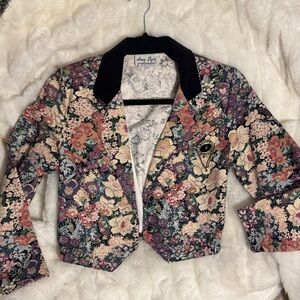 Vintage Amy Byer Floral Cropped Jacket Blazer with Velvet Collar and Brooch